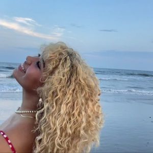 Meet your Posher, Brooke